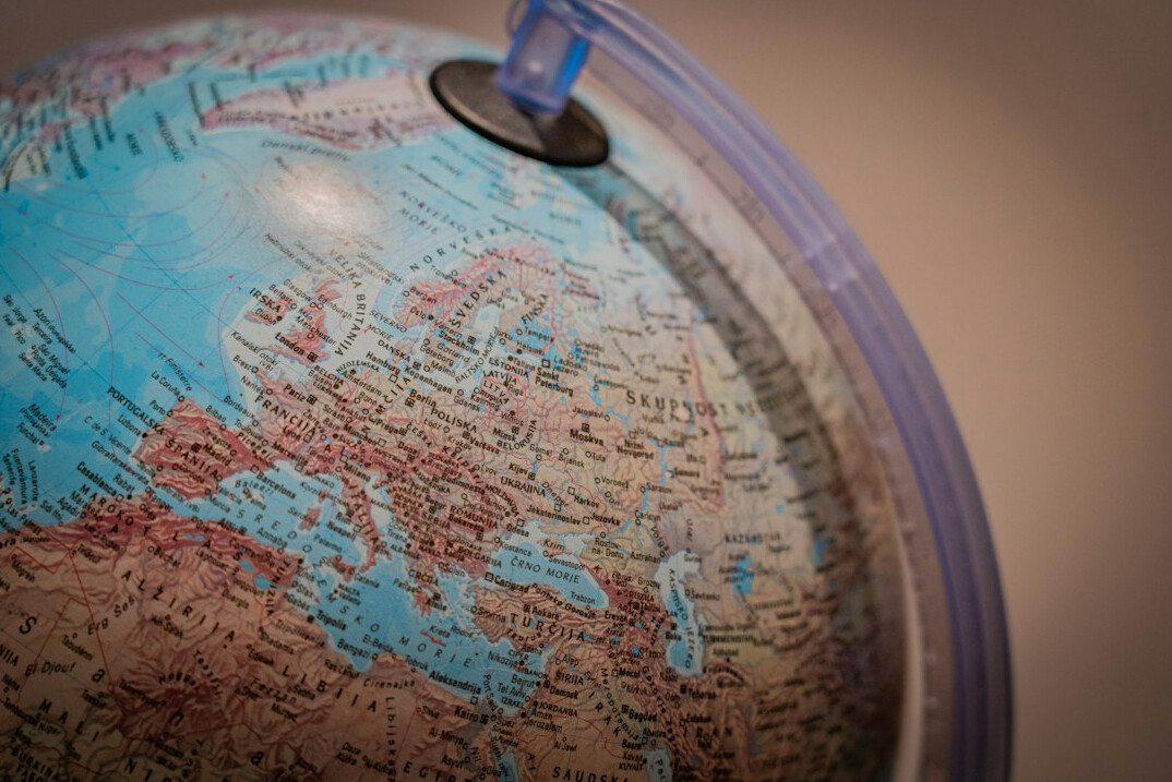 global map with connections